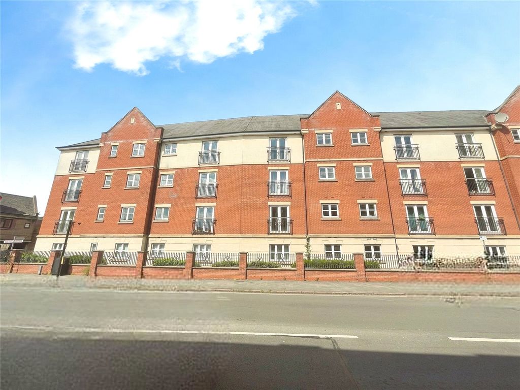 2 bed flat for saleManor Gardens Close, Loughborough, Leicestershire LE11