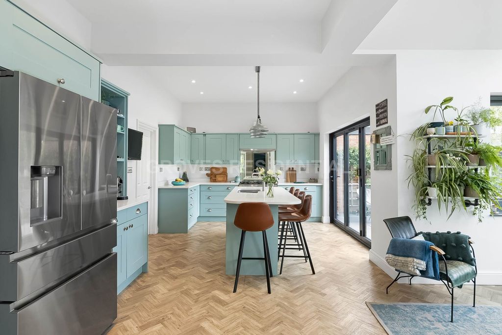 Additional image 8 of 5 bed semi-detached house for salePoplar Grove, New Malden KT3