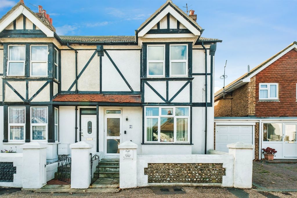 2 bed flat for saleChester Avenue, Lancing BN15