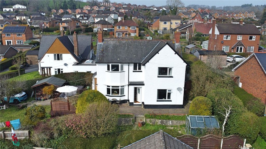 3 bed detached house for saleFairfield Drive, Newtown, Powys SY16