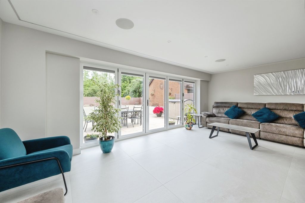 Additional image 9 of 4 bed detached house for saleTabard Gardens, Newport Pagnell MK16
