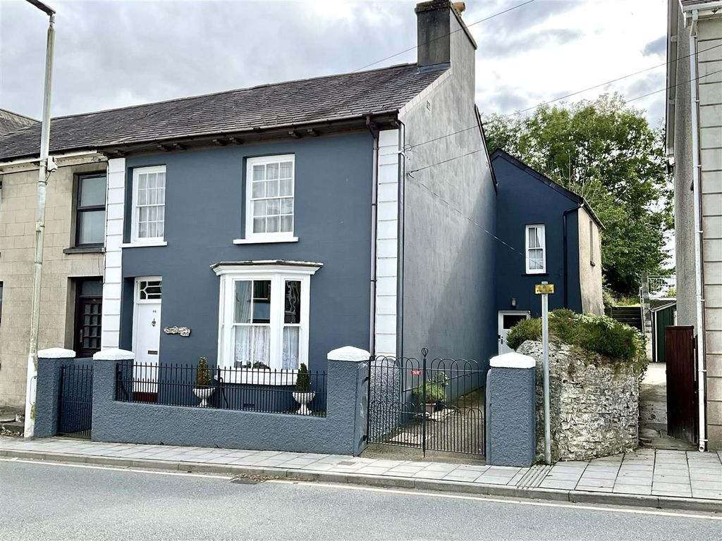 4 bed semi-detached house for sale84 Bridge Street, Lampeter SA48
