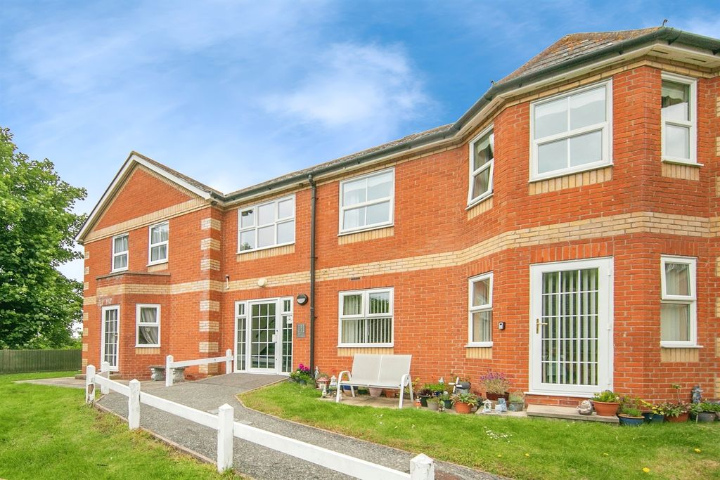 2 bed flat for saleMichaelstowe Drive, Harwich CO12