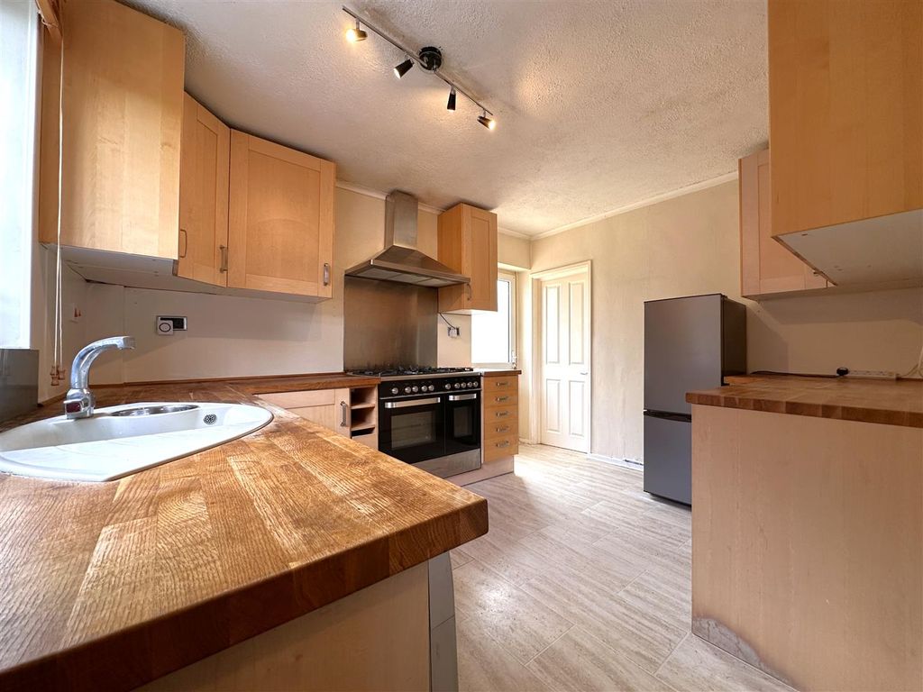 Additional image 5 of 3 bed semi-detached house for saleCranmer Road, Newark NG24