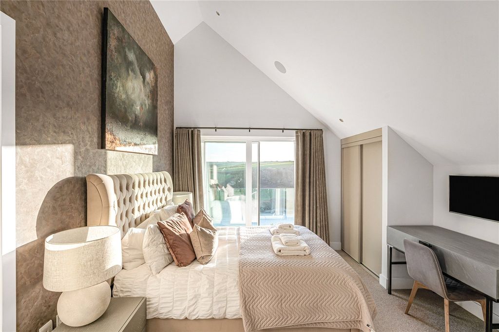 Additional image 12 of 4 bed detached house for saleWoodlands, Pentire Crescent, Newquay, Cornwall TR7