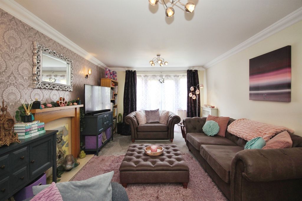 Additional image 2 of 5 bed detached house for saleMedley Grove, Whitnash, Leamington Spa CV31