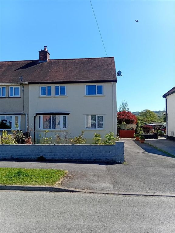 3 bed semi-detached house for saleMaesglas, Llandovery SA20