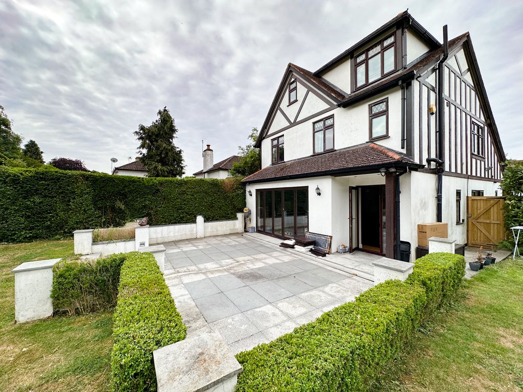 5 bed detached house for saleHeath Drive, Potters Bar, Hertfordshire EN6