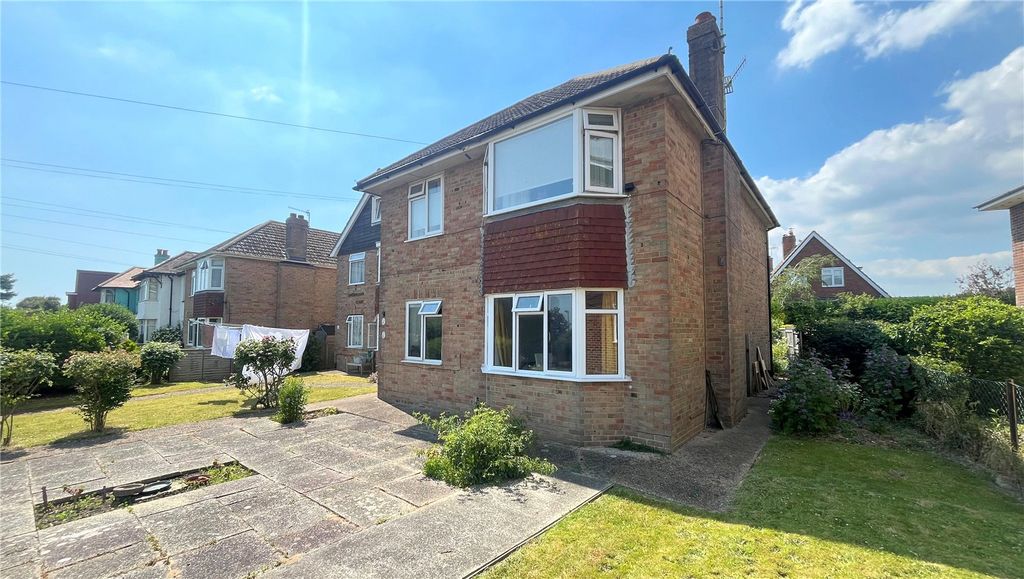2 bed flat for saleSandringham Court, Old Salts Farm Road, Lancing, West Sussex BN15