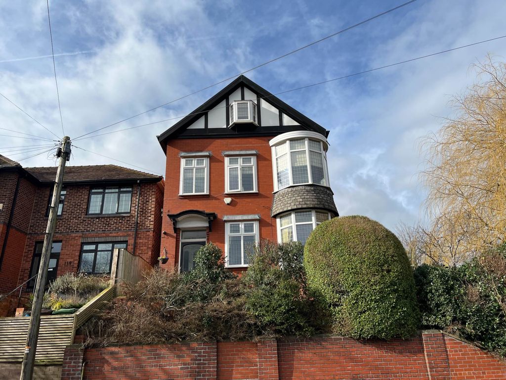 5 bed detached house for sale121 Chadderton Park Road, Oldham OL9