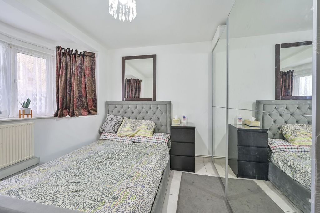 Additional image 8 of 3 bed maisonette for saleLondon Road, Morden SM4