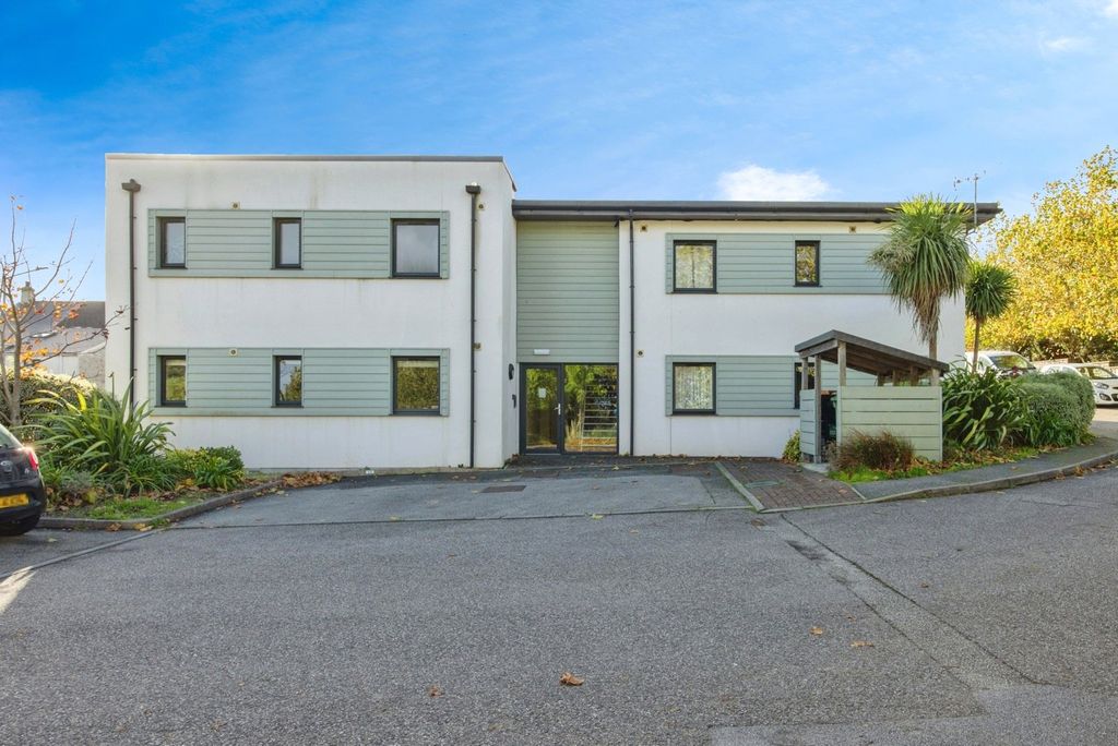 2 bed flat for saleSandy Hill, St. Austell, Cornwall PL25