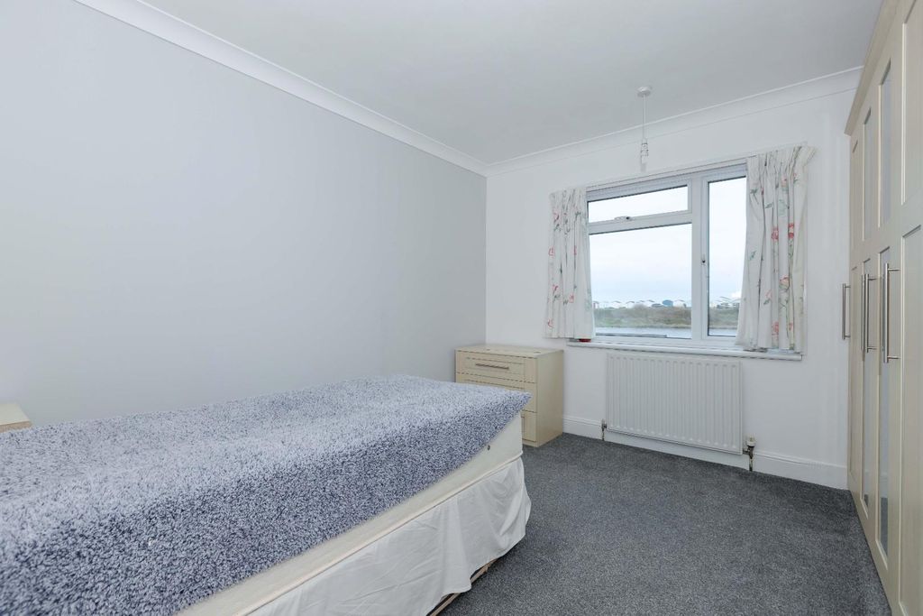 Additional image 14 of 3 bed semi-detached house for saleBrighton Road, Lancing BN15