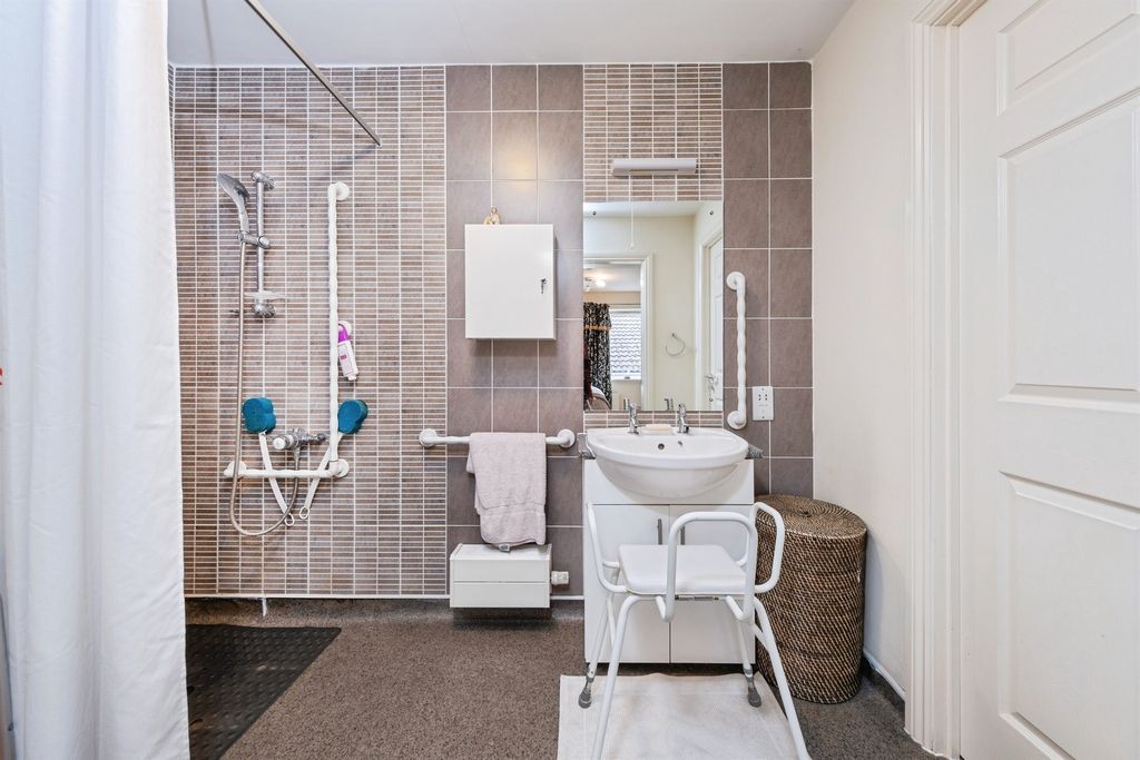 Additional image 13 of 2 bed flat for saleWestbury Lane, Newport Pagnell MK16