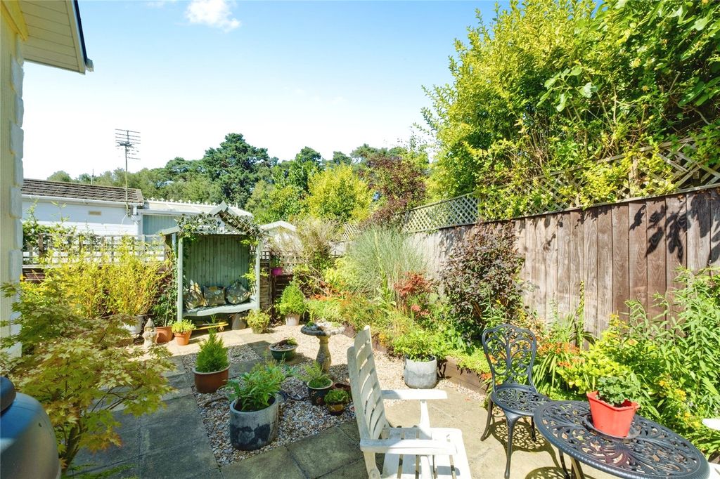 Additional image 6 of 1 bed mobile/park home for saleThatched Cottage Park, Southampton Road, Lyndhurst, Hampshire SO43