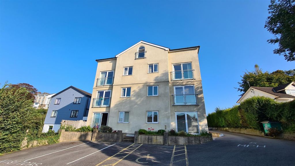 2 bed flat for saleDowr Close, Western Road, Launceston PL15