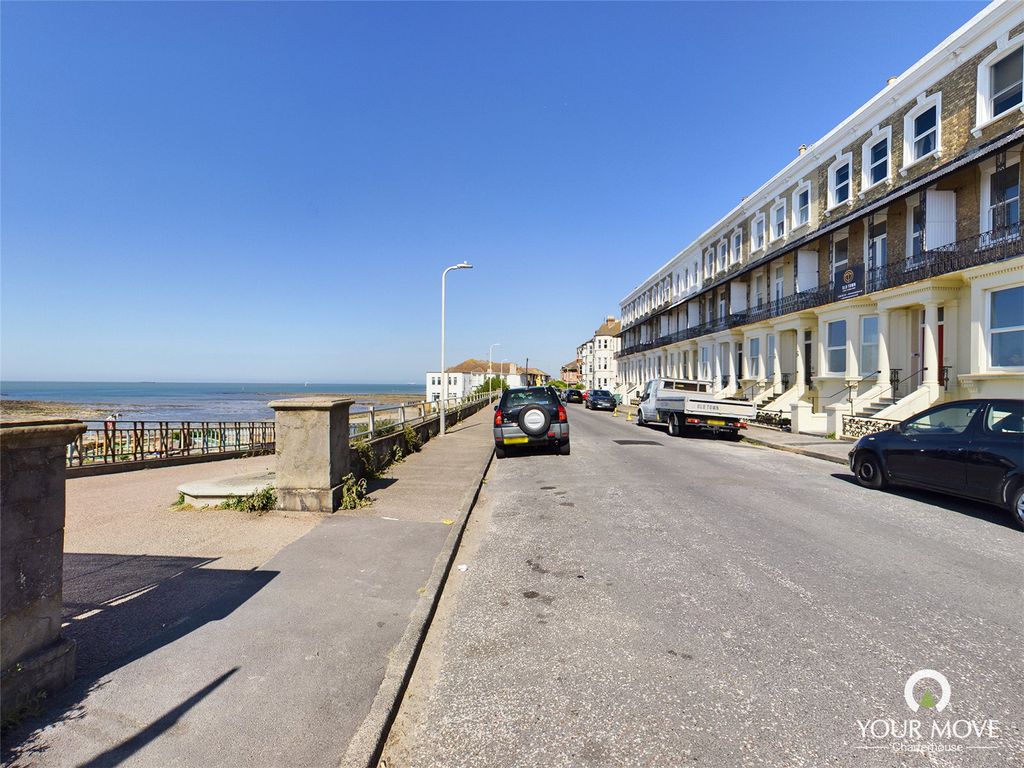 2 bed flat for saleSea View Terrace, Margate, Kent CT9 photo 4