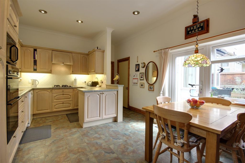 Additional image 2 of 5 bed semi-detached house for saleNunburnholme Avenue, North Ferriby HU14