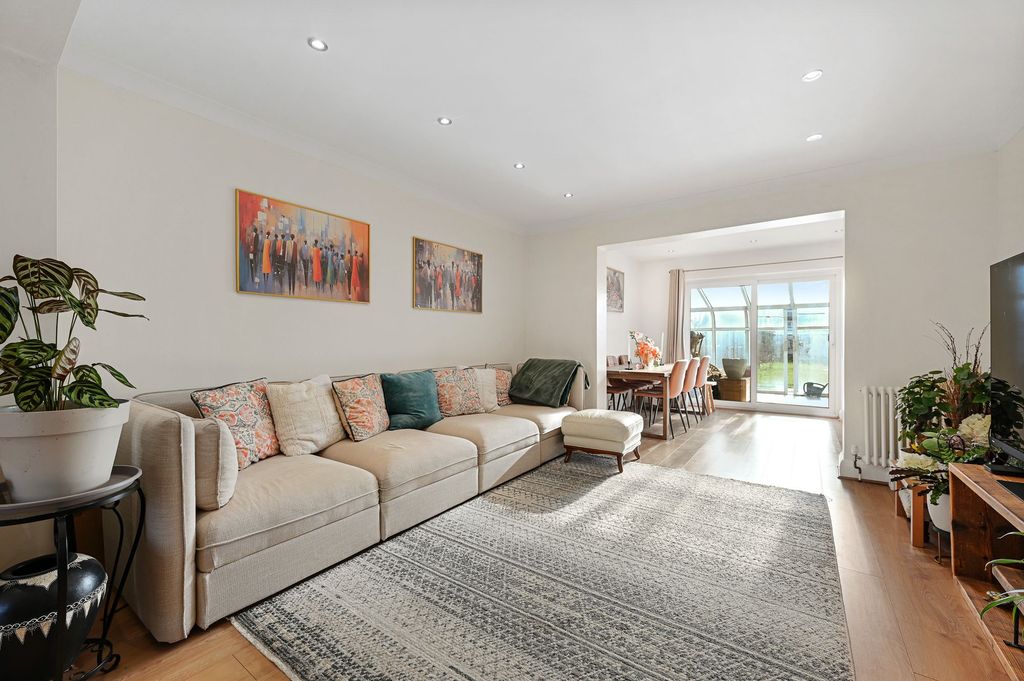 Additional image 6 of 5 bed semi-detached house for saleBelvue Road, Northolt UB5