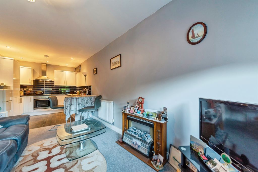 Additional image 3 of 2 bed flat for saleMill Gate, Newark NG24