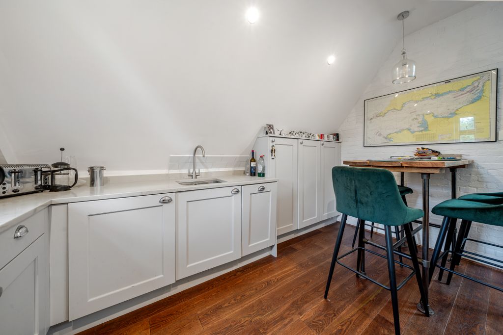 Additional image 14 of 1 bed flat for saleListon Road, Marlow SL7