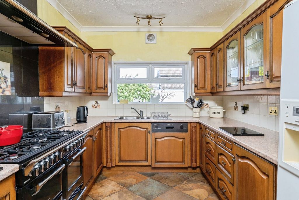 Additional image 4 of 4 bed detached house for saleThe Mall, Prestatyn LL19