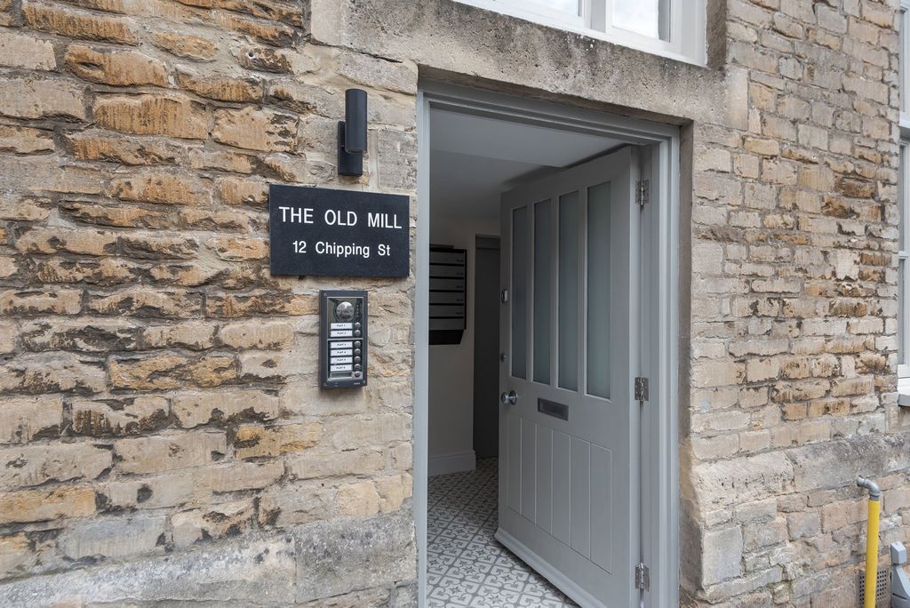 Additional image 5 of 2 bed flat for saleChipping Street, Tetbury GL8