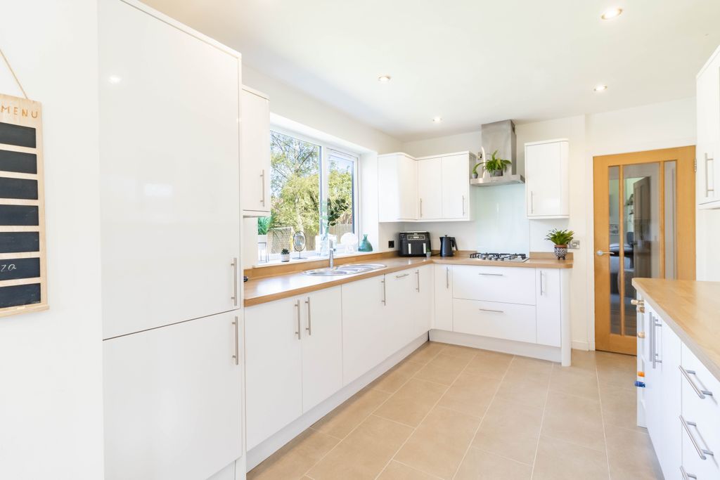 Additional image 11 of 3 bed bungalow for saleRenny Crescent, Montrose DD10