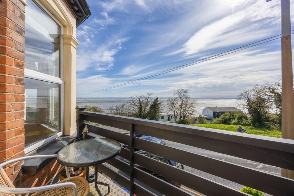 Additional image 8 of 3 bed flat for saleCliff Gardens, Leigh-On-Sea SS9