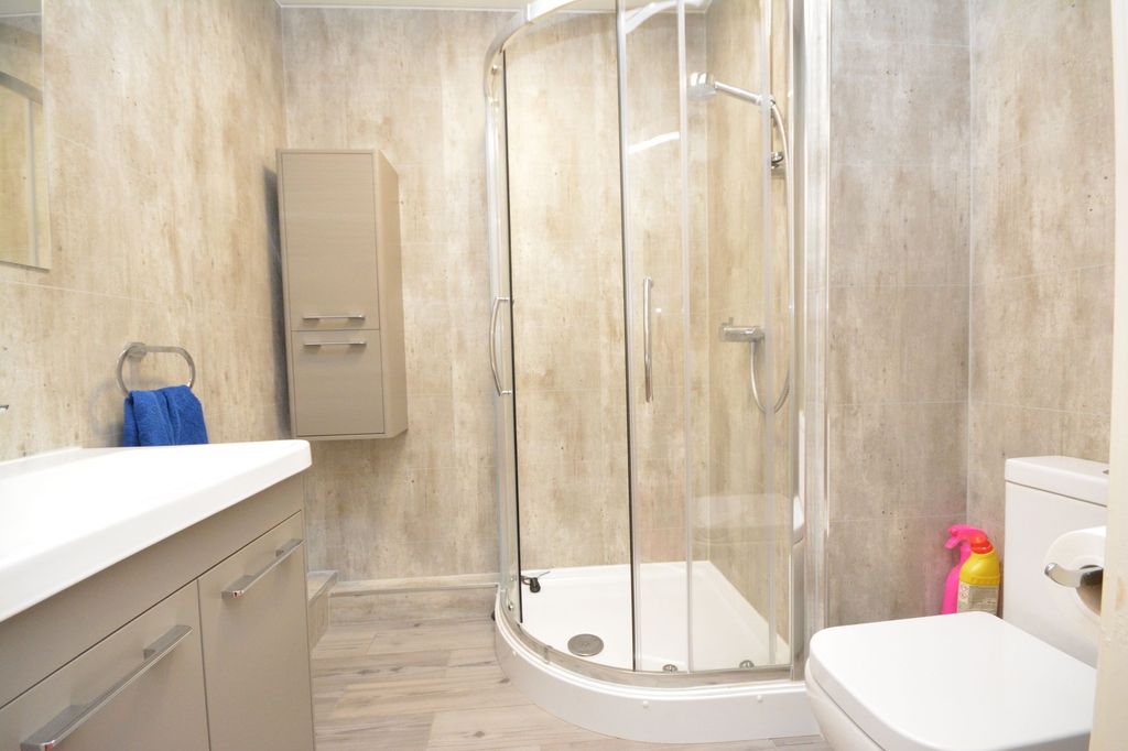 Additional image 4 of 1 bed flat for saleWellside Place, Wellside Court FK1