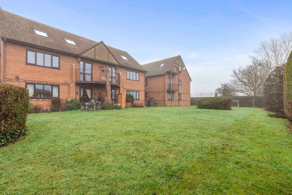 Additional image 21 of 3 bed flat for saleFlat 4, Denton Court, Bobmore Lane, Marlow, Buckinghamshire SL7