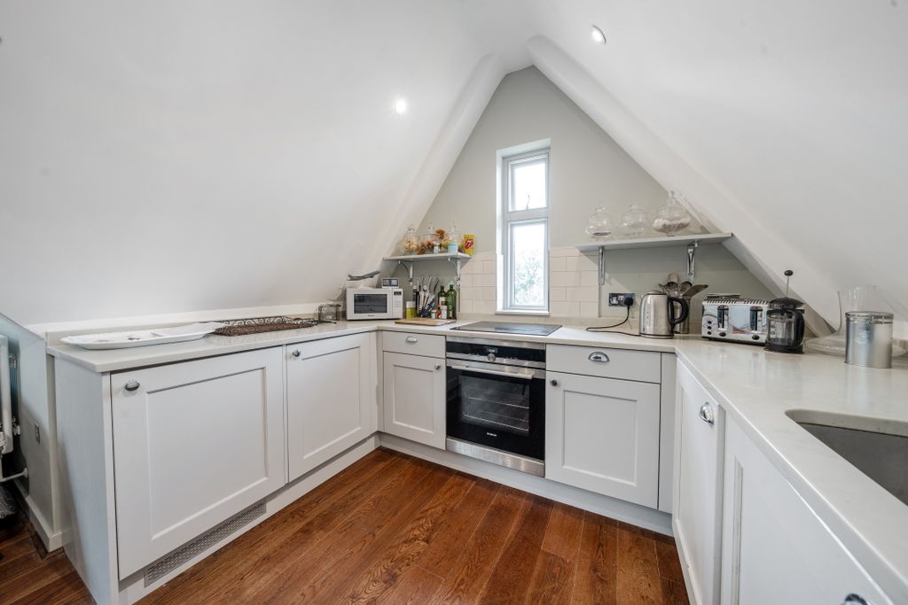 Additional image 13 of 1 bed flat for saleListon Road, Marlow SL7