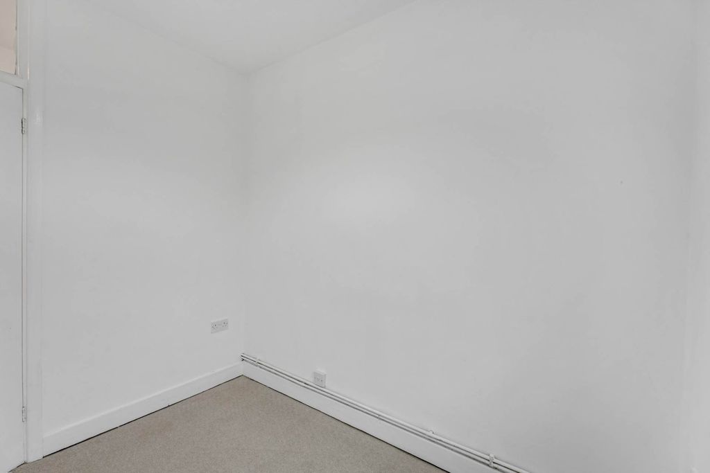 Additional image 11 of 2 bed maisonette for saleHigh Street, Newport Pagnell MK16