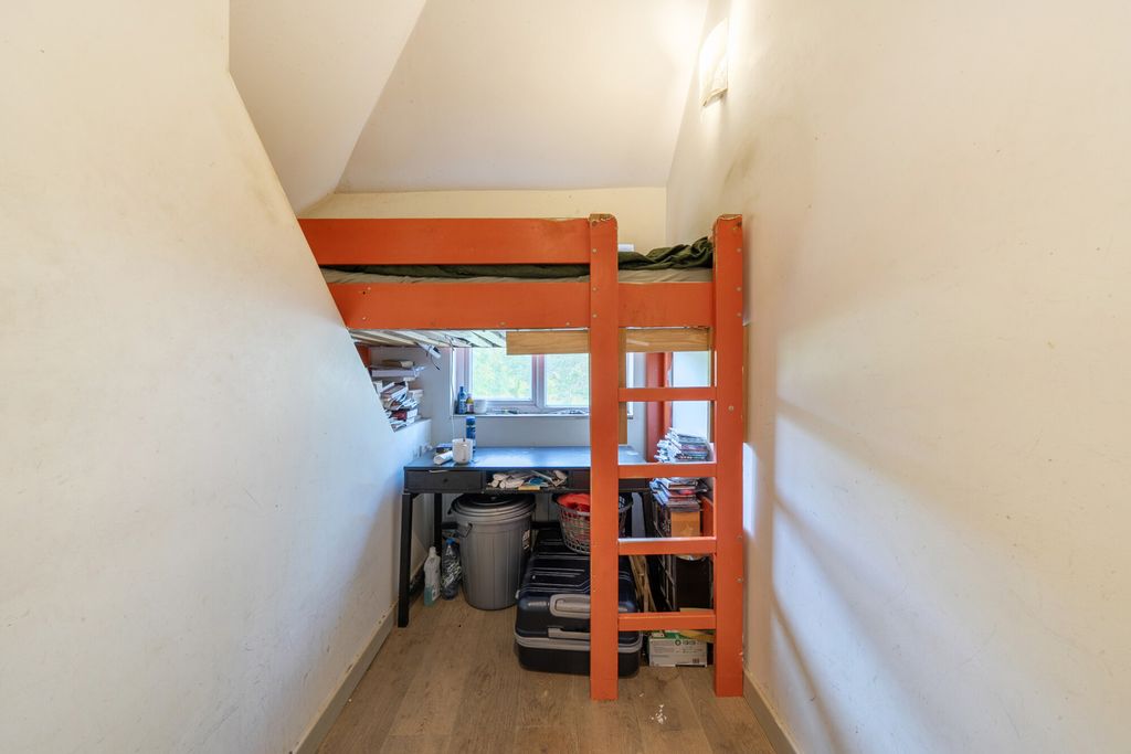 Additional image 16 of 5 bed semi-detached house for saleHawtrey Avenue, Northolt UB5