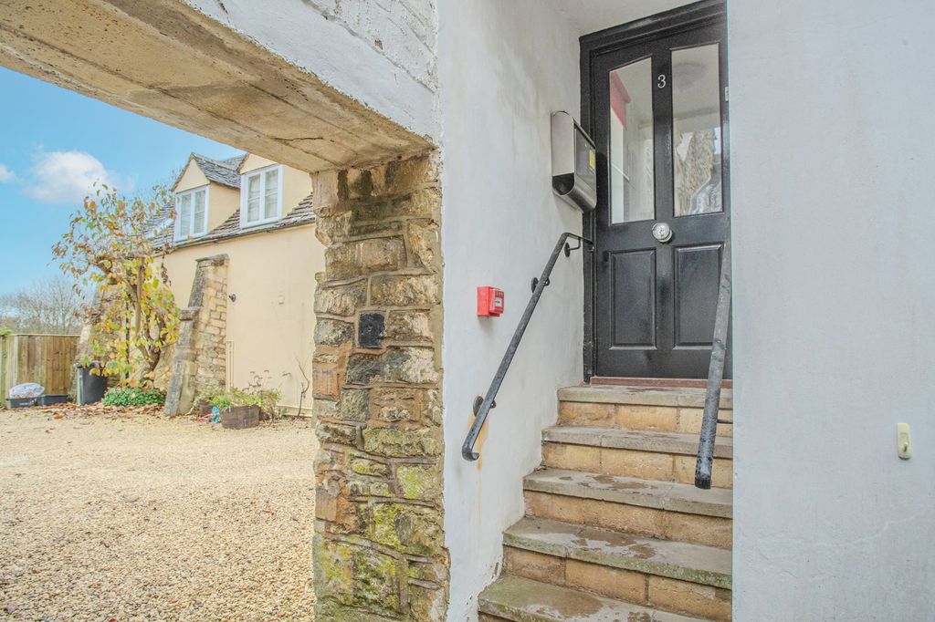 Additional image 9 of 1 bed flat for saleMarket Place, Tetbury GL8