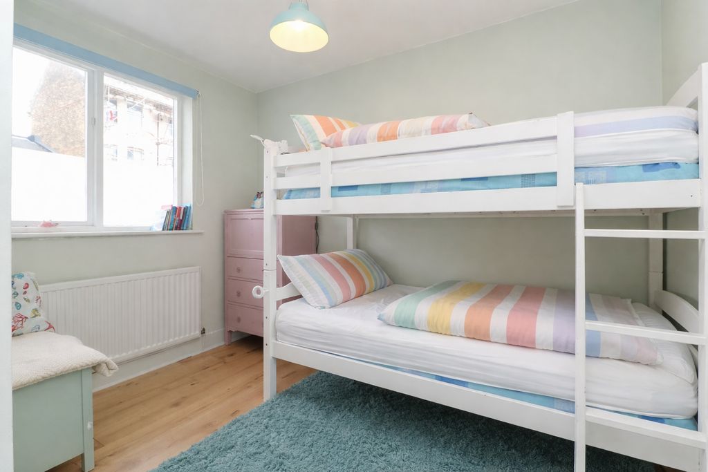 2 bed flat for saleSea View Terrace, Margate CT9 photo 5