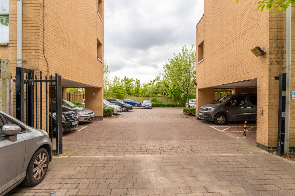 Additional image 5 of 2 bed flat for saleFurlong House Eastcote Lane North, Northolt UB5