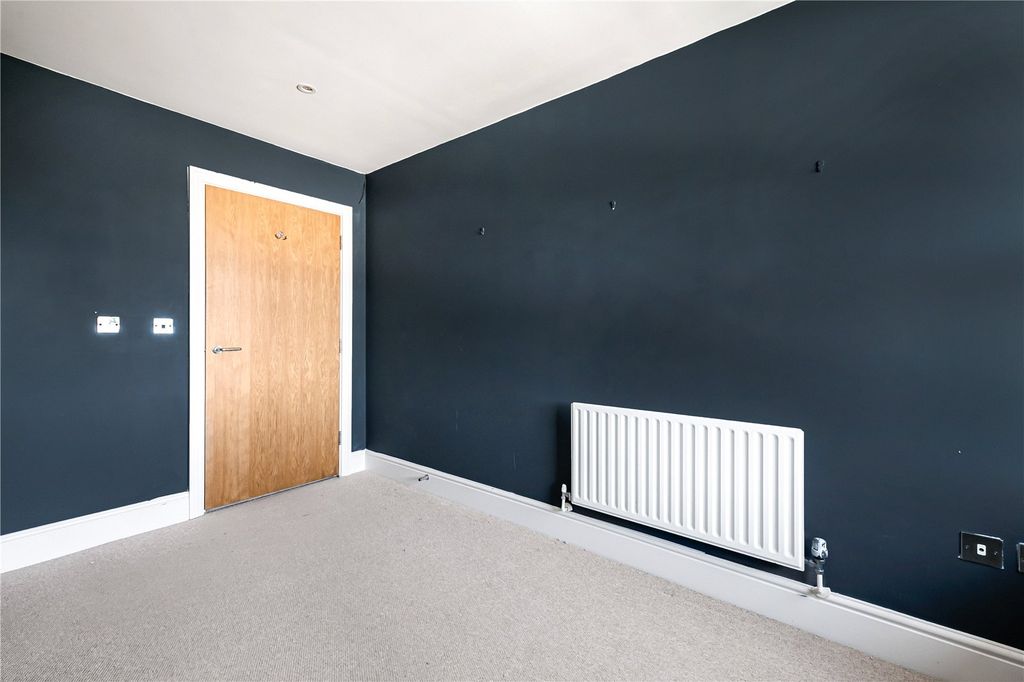 Additional image 14 of 2 bed flat for saleBarnhouse Close, Pulborough, West Sussex RH20