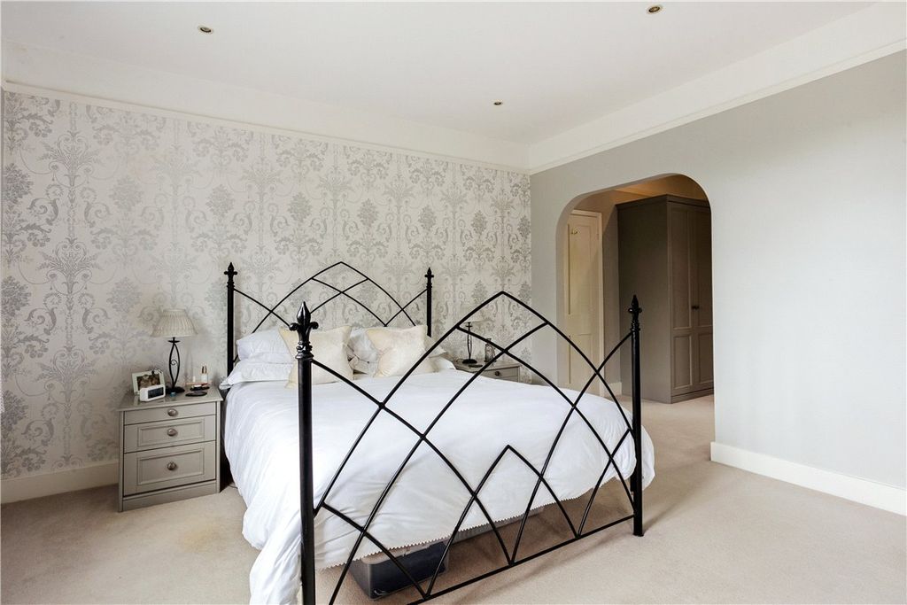 Additional image 14 of 6 bed detached house for saleBath Road, Marlborough, Wiltshire SN8