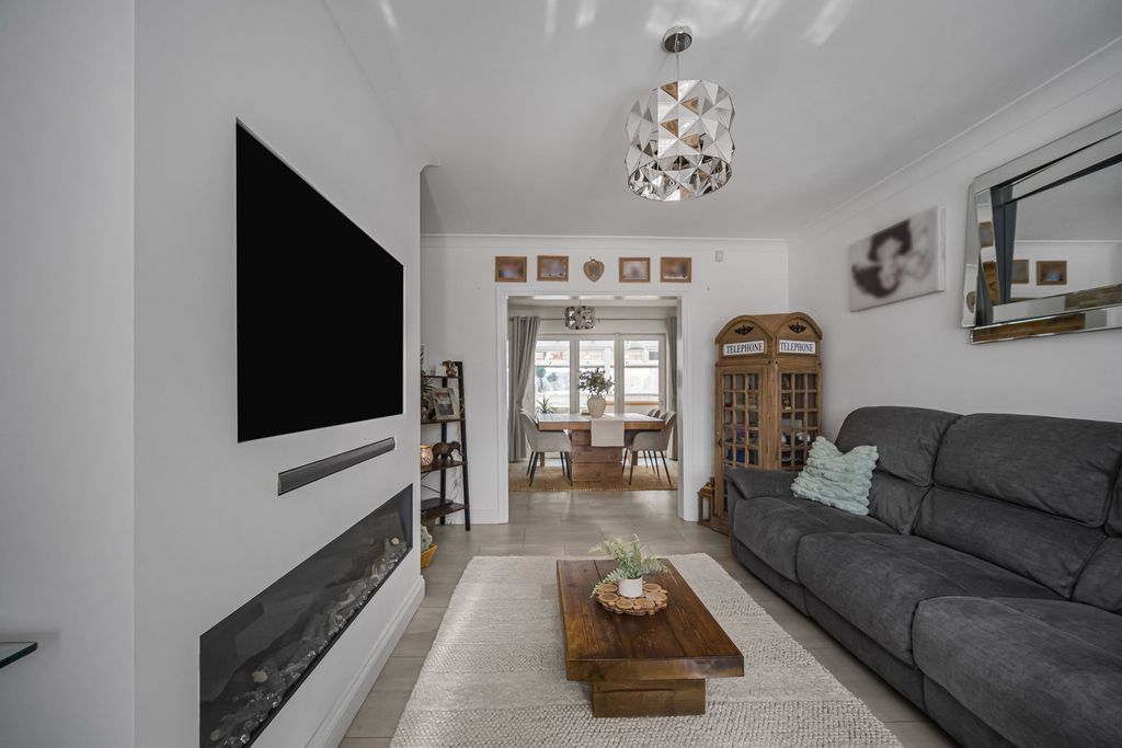 Additional image 4 of 4 bed semi-detached house for saleWhiterock Avenue, Pontypridd CF37