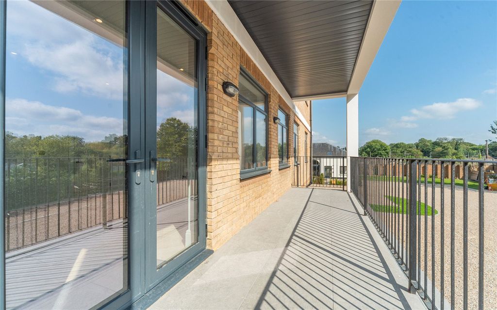 Additional image 3 of 2 bed flat for saleWesthorpe House, Marlow, Buckinghamshire SL7