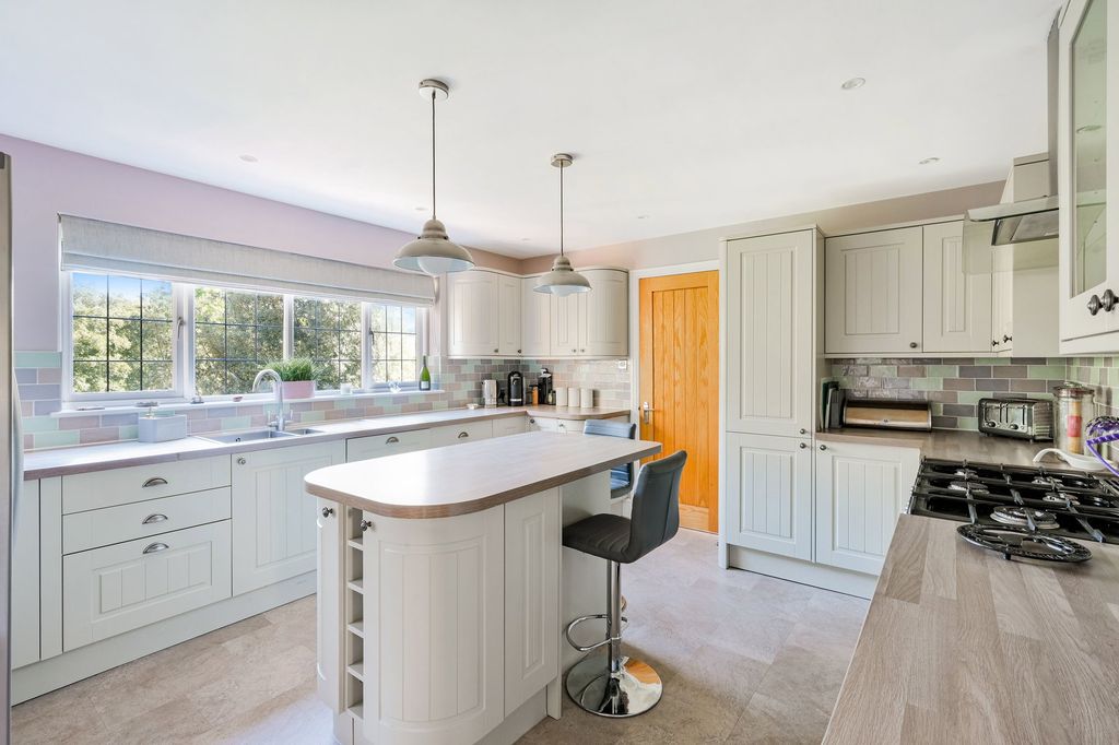 Additional image 3 of 5 bed detached house for saleWilderness Road, Oxted RH8