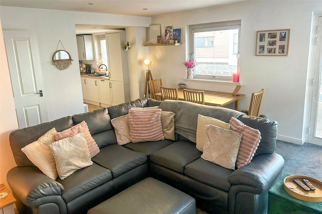 Additional image 3 of 2 bed flat for saleSouth Victoria Dock Road, Dundee, Angus DD1