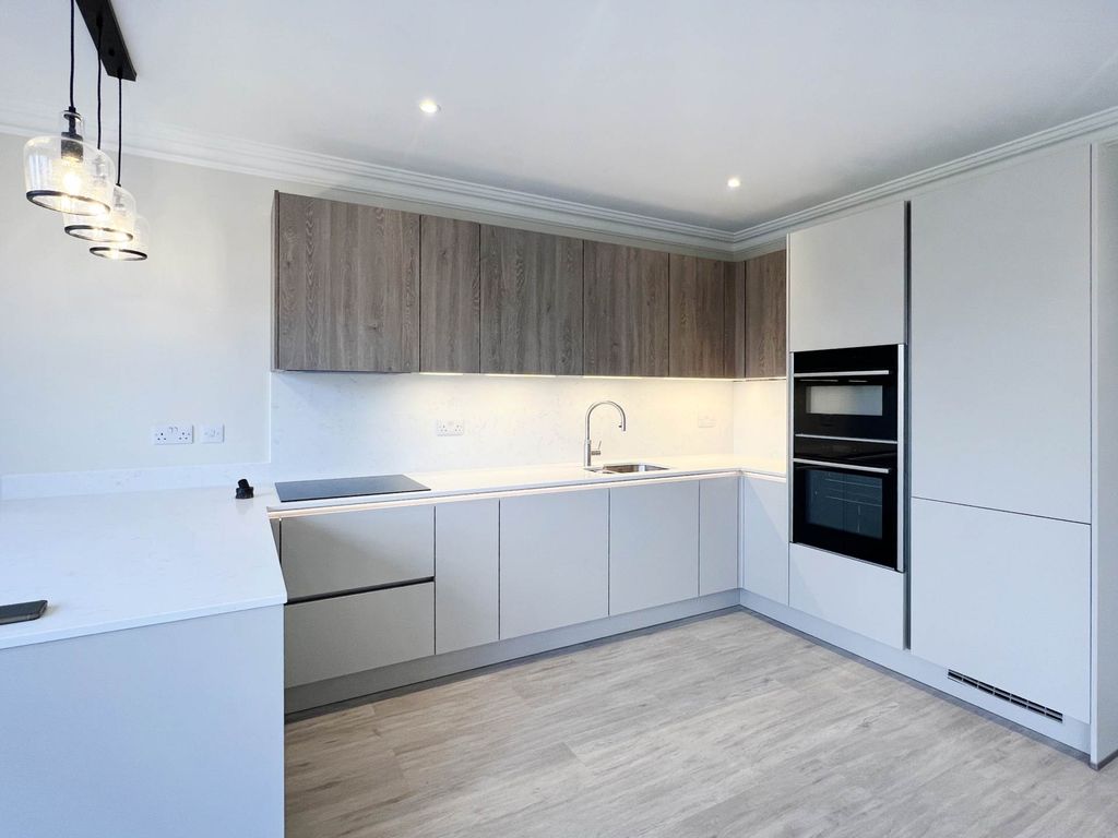Additional image 4 of 4 bed terraced house for saleWoodfield Gardens, New Malden KT3