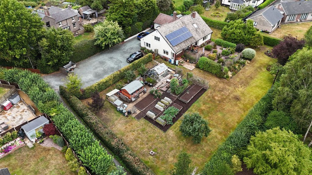 4 bed detached bungalow for saleQuarry House Lane, Market Drayton TF9