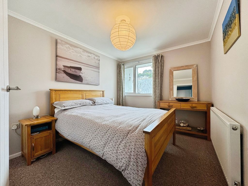 2 bed flat for saleThe Quay, Looe, Cornwall PL13 photo 3