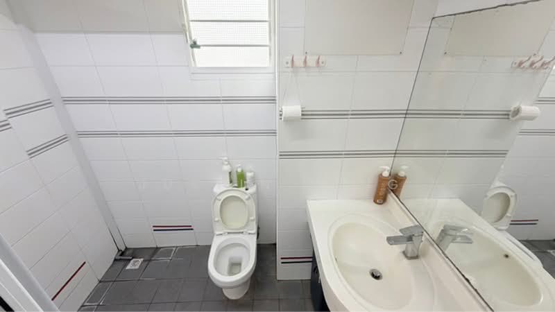 8C Upper Boon Keng Road photo 5