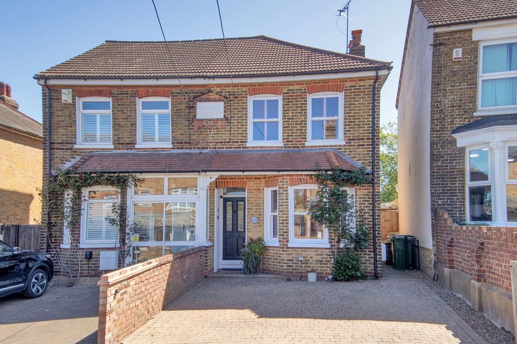 2 bed semi-detached house for saleStation Road, Longfield, Kent DA3