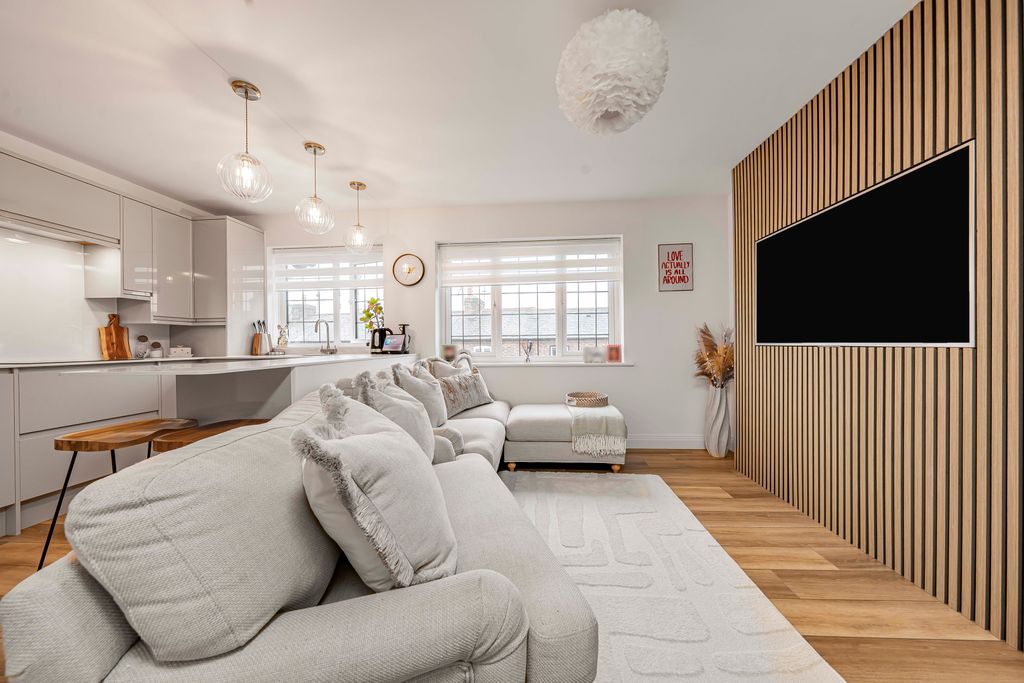 Additional image 2 of 3 bed maisonette for saleCharlotte Way, Marlow SL7