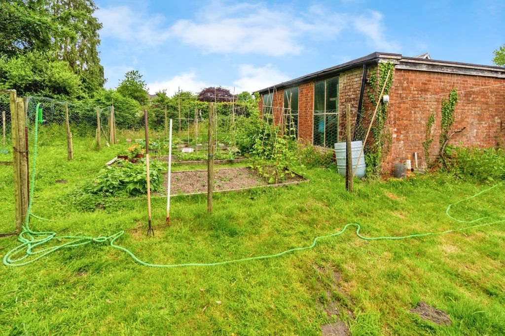 Additional image 13 of 3 bed flat for saleGosport Lane, Lyndhurst, Hampshire SO43
